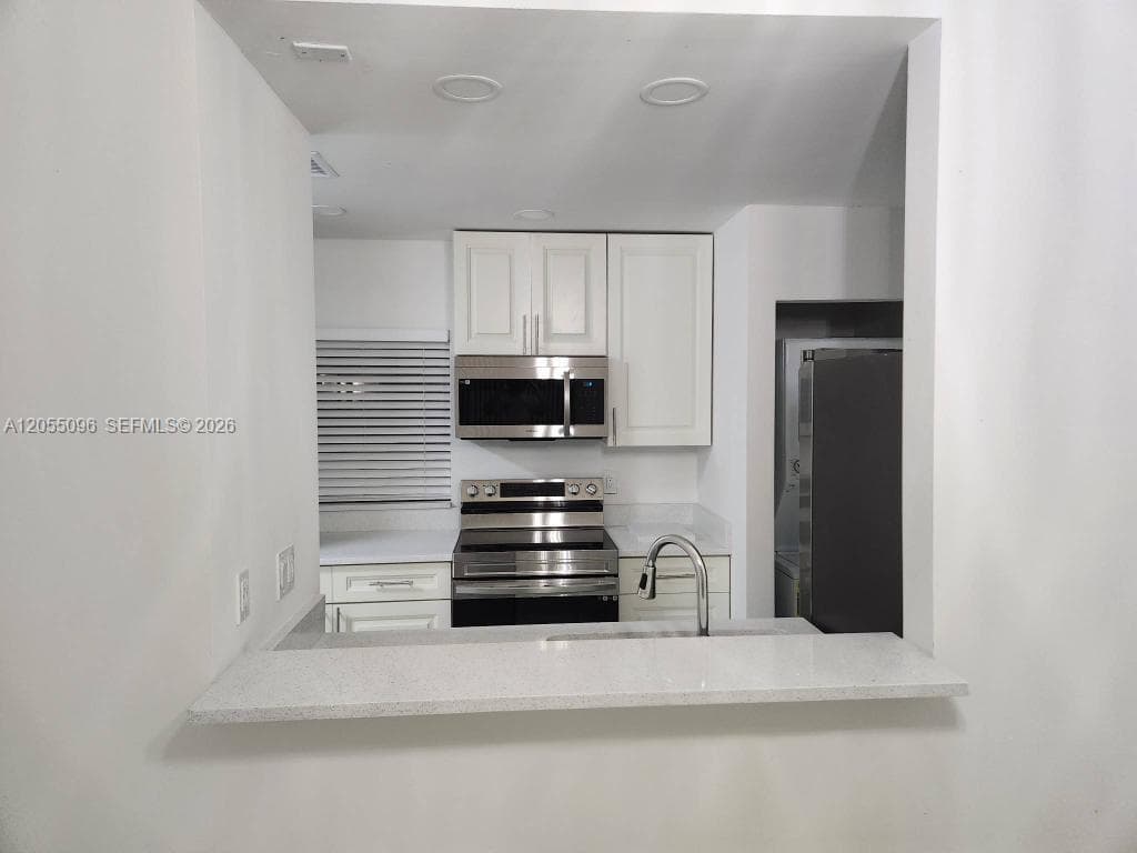 11643 NW 11th St, Pembroke Pines FL 33026