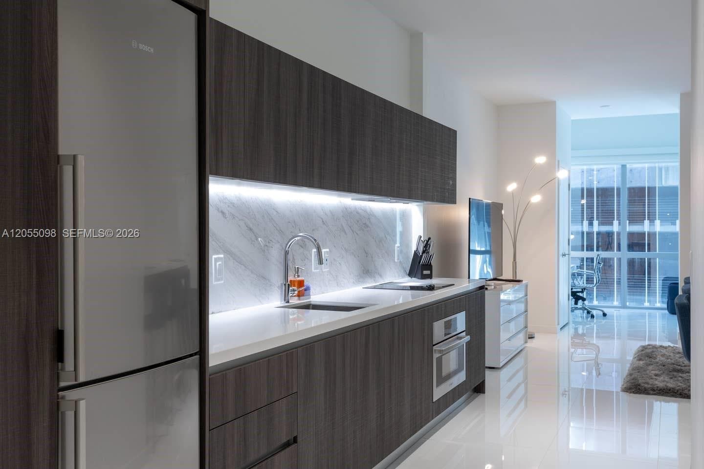 851 NE 1st Ave # 503, Miami FL 33132 photo 2