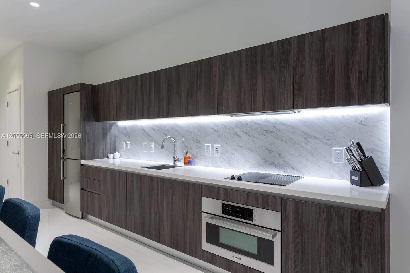 851 NE 1st Ave # 503, Miami FL 33132 photo 4
