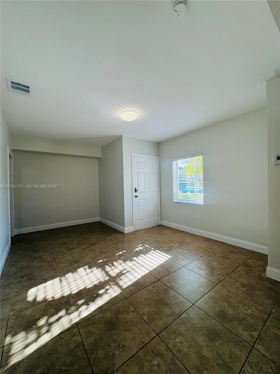 2816 Pine Tree Dr # 3, Miami Beach FL 33140 photo 3