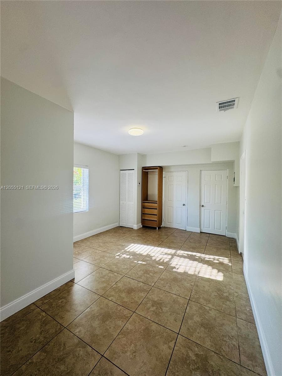 2816 Pine Tree Dr # 3, Miami Beach FL 33140 photo 4