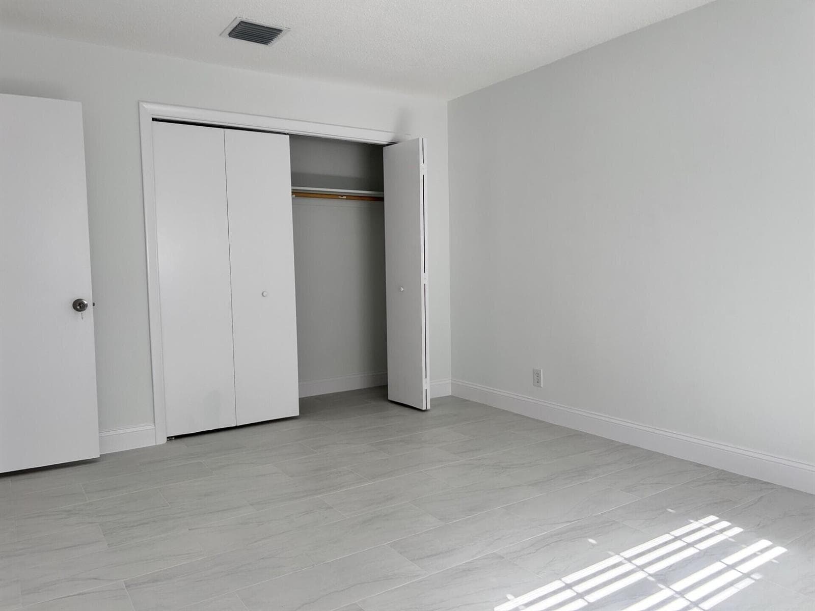 402 Lake Shore Drive # 103, Lake Park FL 33403 photo 4