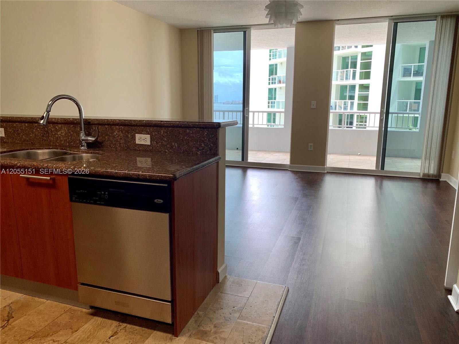170 SE 14th St # 1402, Miami, FL 33131 photo 3