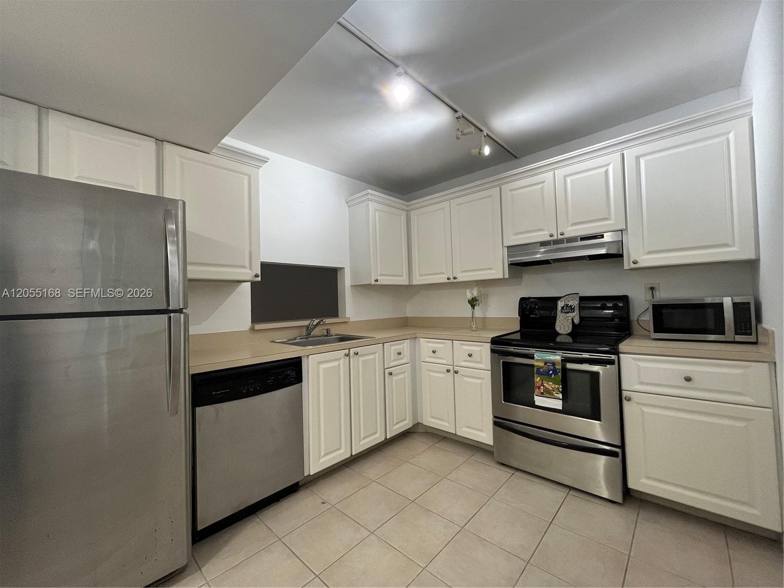 701 N Pine Island Rd # 202, Plantation FL 33324 photo 3