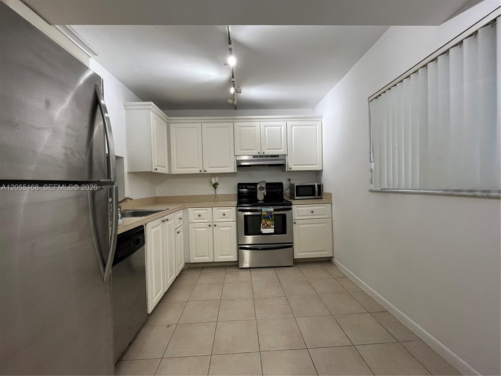 701 N Pine Island Rd # 202, Plantation FL 33324 photo 4