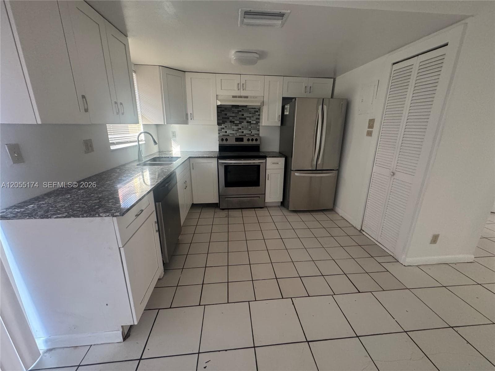 2606 NW 52nd Ave # D15, Lauderhill FL 33313 photo 2