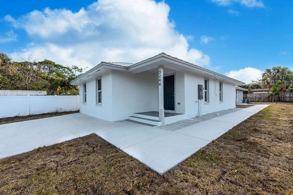 4959 SE PRIMROSE Way # 1, Stuart FL 34997