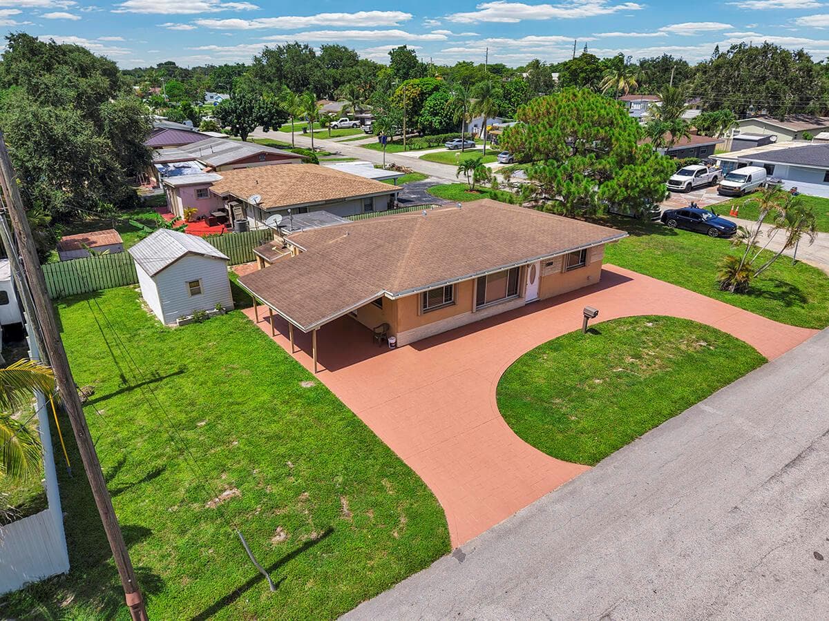 2100 N 57TH Avenue, Hollywood FL 33021 photo 4
