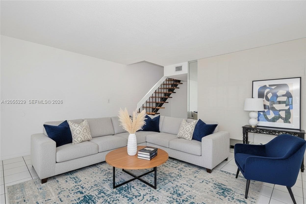1082 W 79th St # 25, Hialeah FL 33014 photo 4