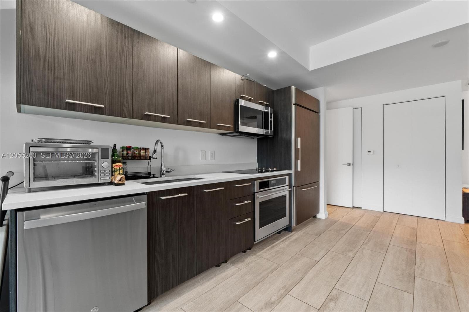 45 SW 9th St # 1109, Miami FL 33130 photo 4