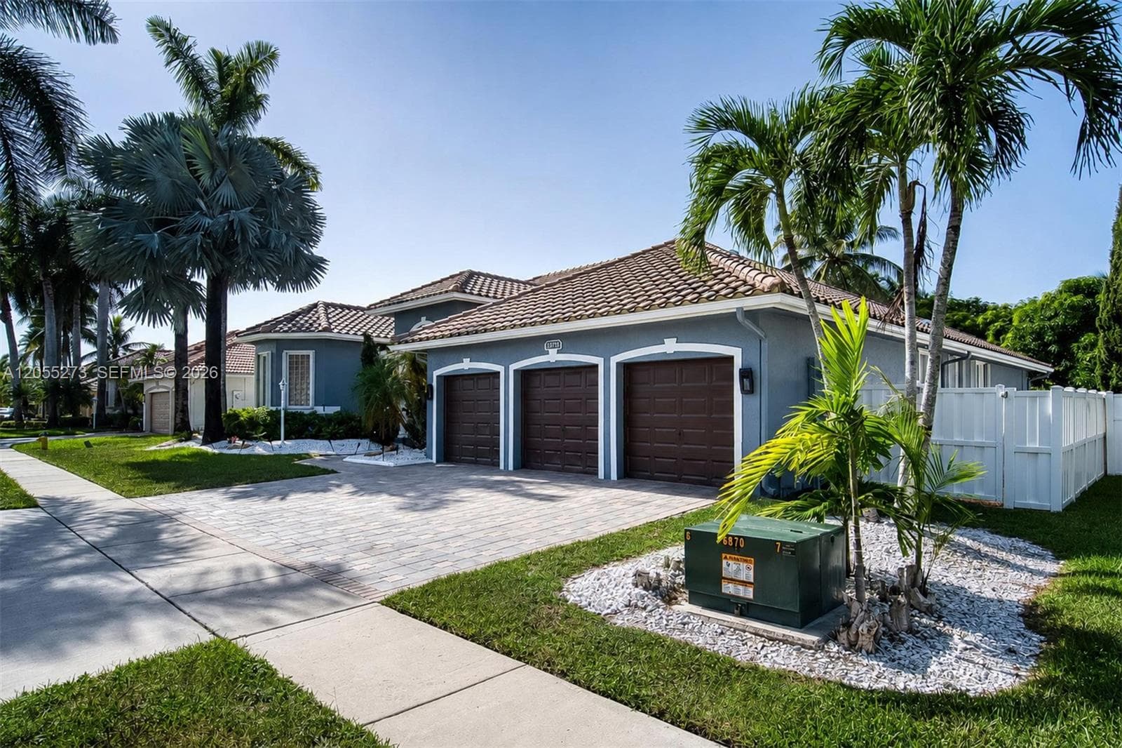 13755 NW 18th Ct, Pembroke Pines FL 33028 photo 3