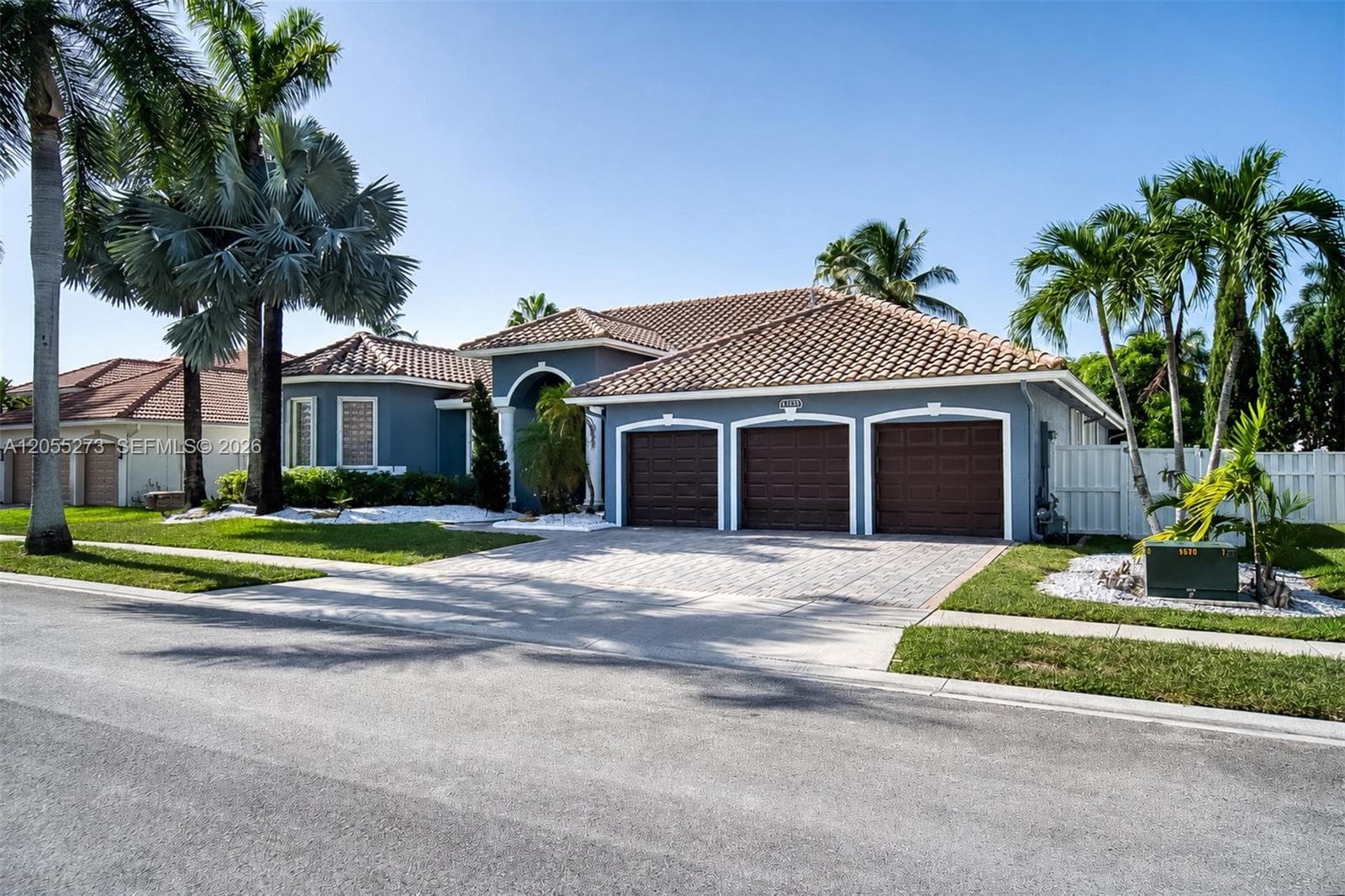 13755 NW 18th Ct, Pembroke Pines FL 33028 photo 4