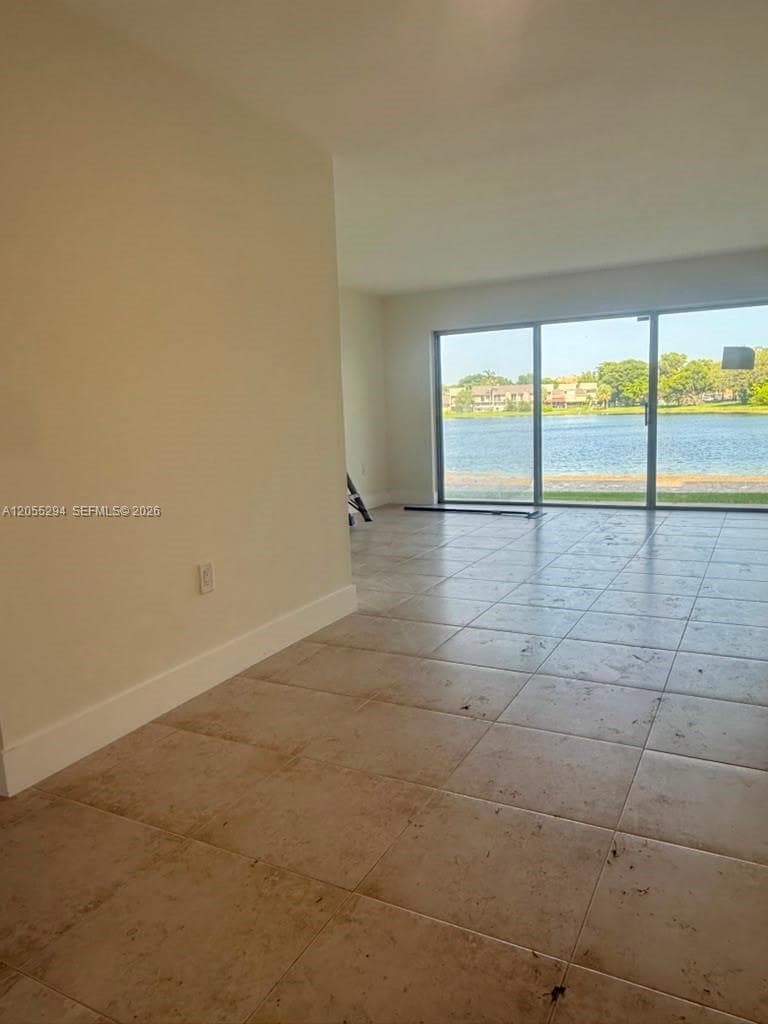 9351 Fontainebleau Blvd # B112, Miami, FL 33172