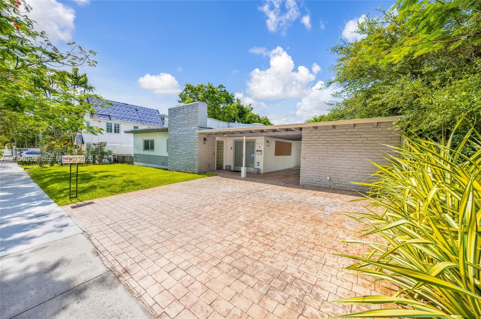 910 NE 81st St, Miami FL 33138 photo 2