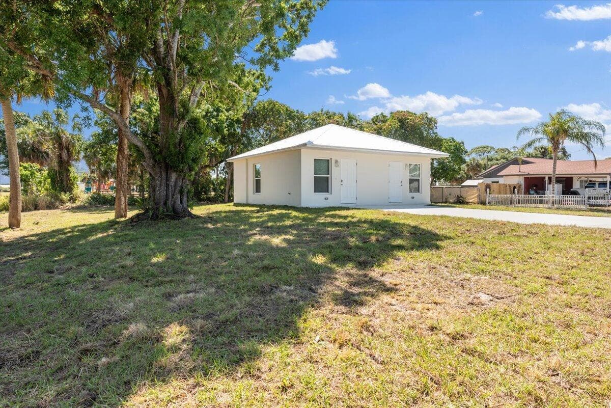 4576 30TH Avenue, Vero Beach FL 32967 photo 3