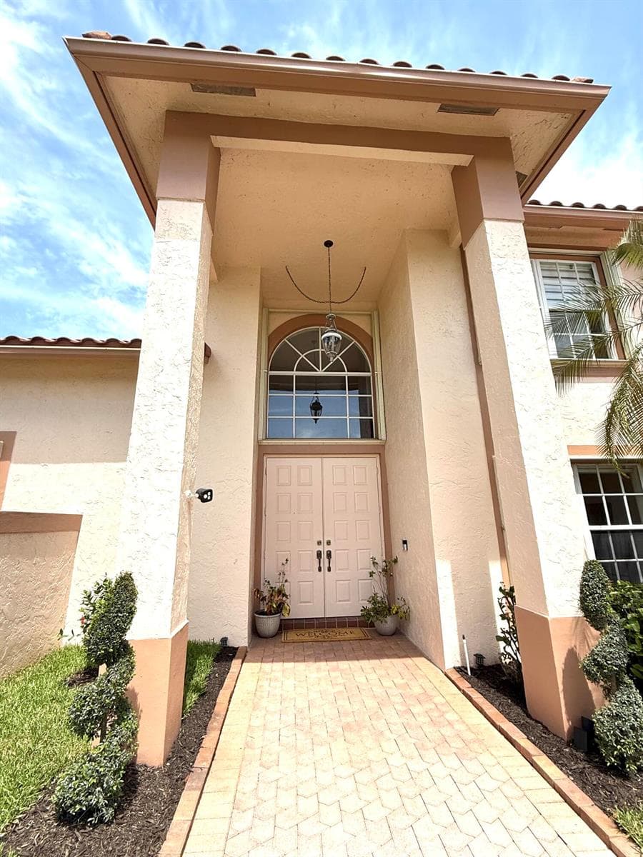 9392 Cascade Court, Boynton Beach FL 33437 photo 2