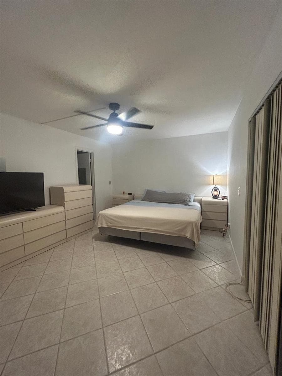 138 Markham G, Deerfield Beach FL 33442 photo 4
