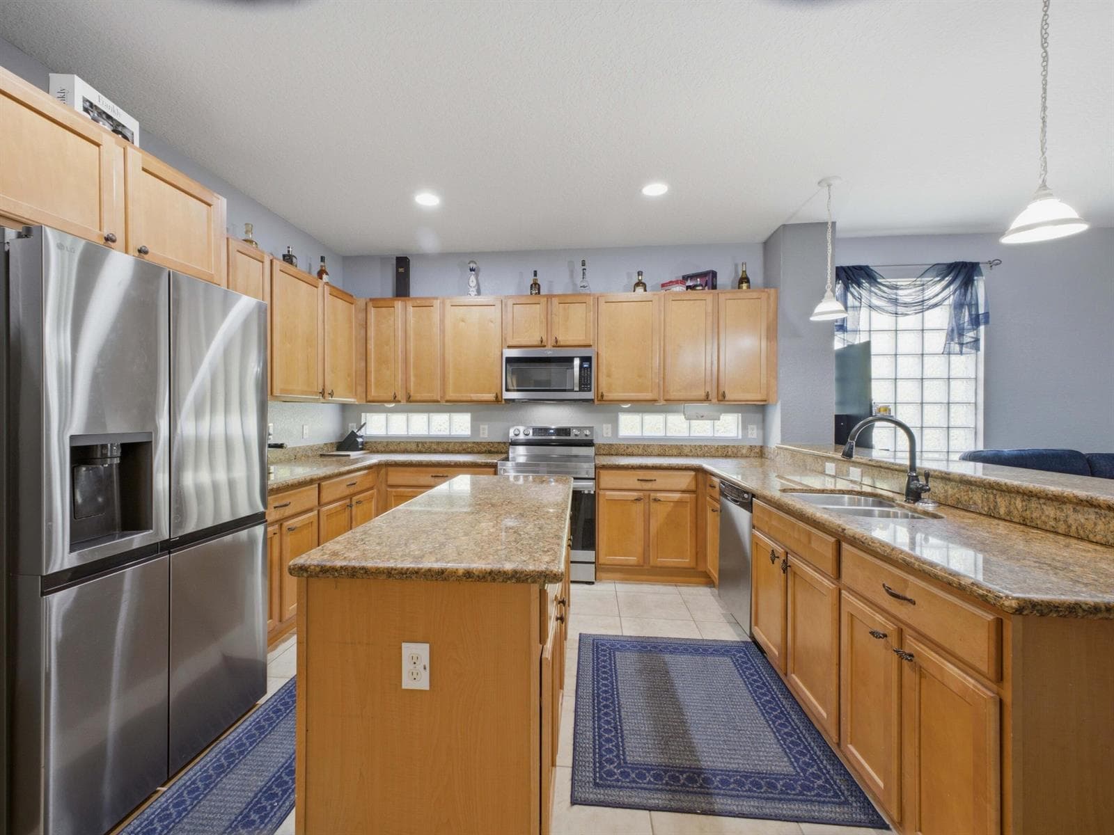 6906 ALISO Avenue, West Palm Beach FL 33413 photo 2