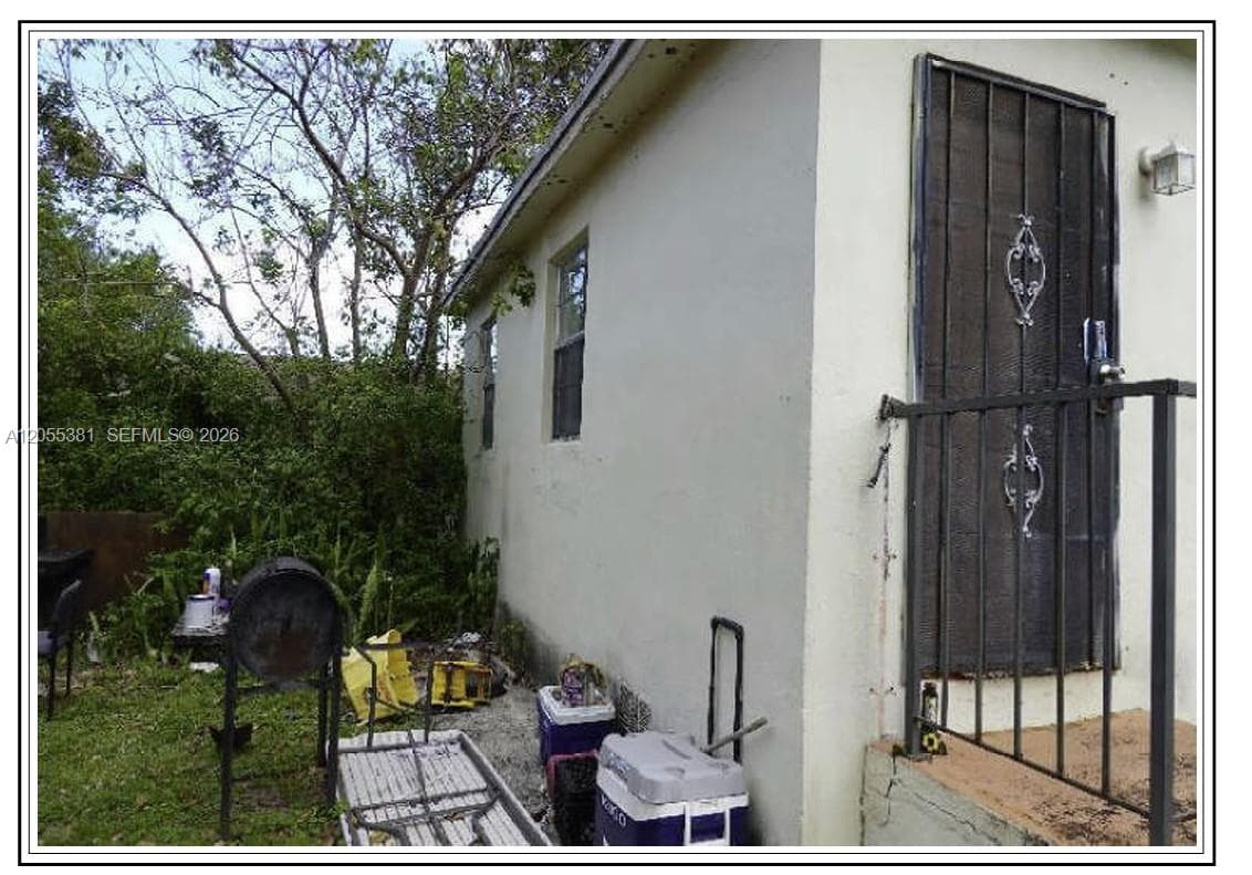 722 / 724 NW 53rd St, Miami FL 33127 photo 4