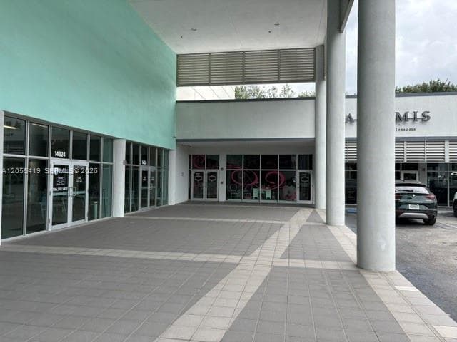 14028 SW 8th St, Miami FL 33184 photo 4