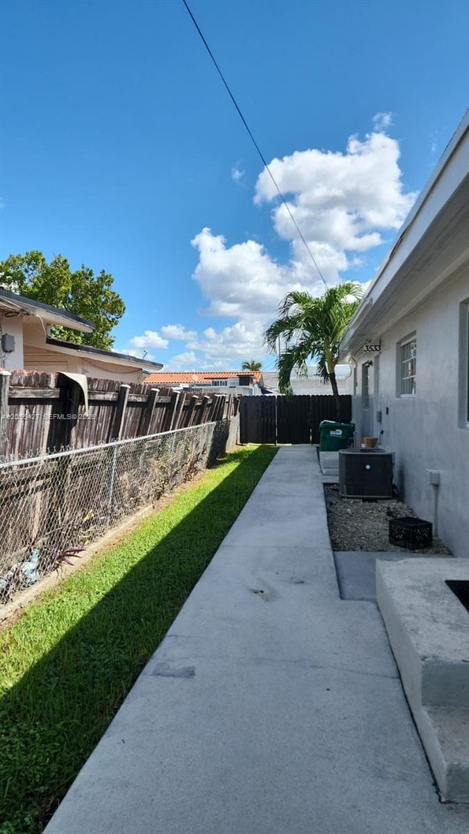 3533 SW 91st Ave # A, Miami, FL 33165 photo 2