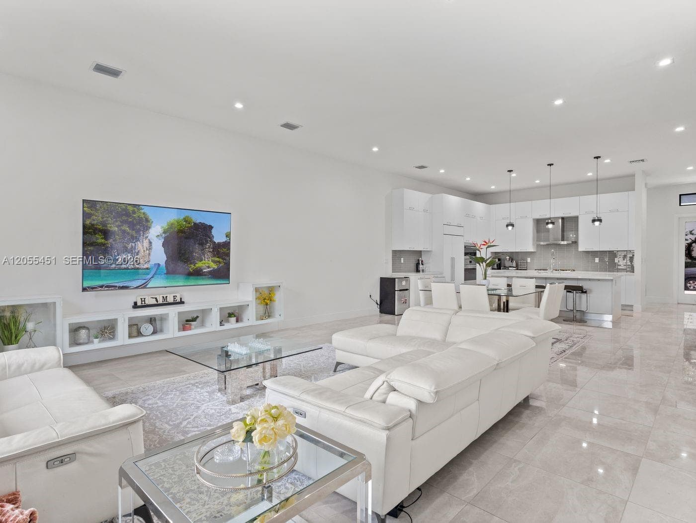 8143 NW 47th Ter, Doral FL 33166 photo 4