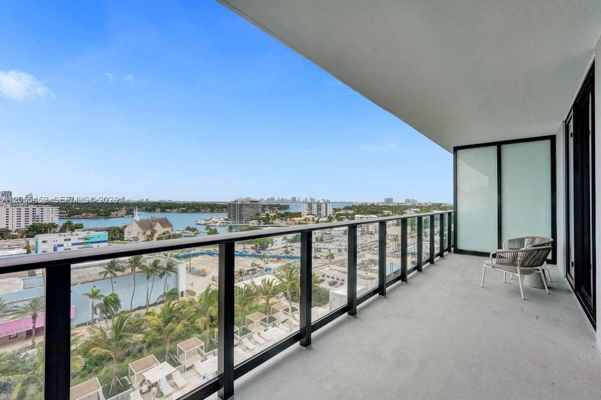 580 72ND # 1004, Miami Beach FL 33141 photo 2
