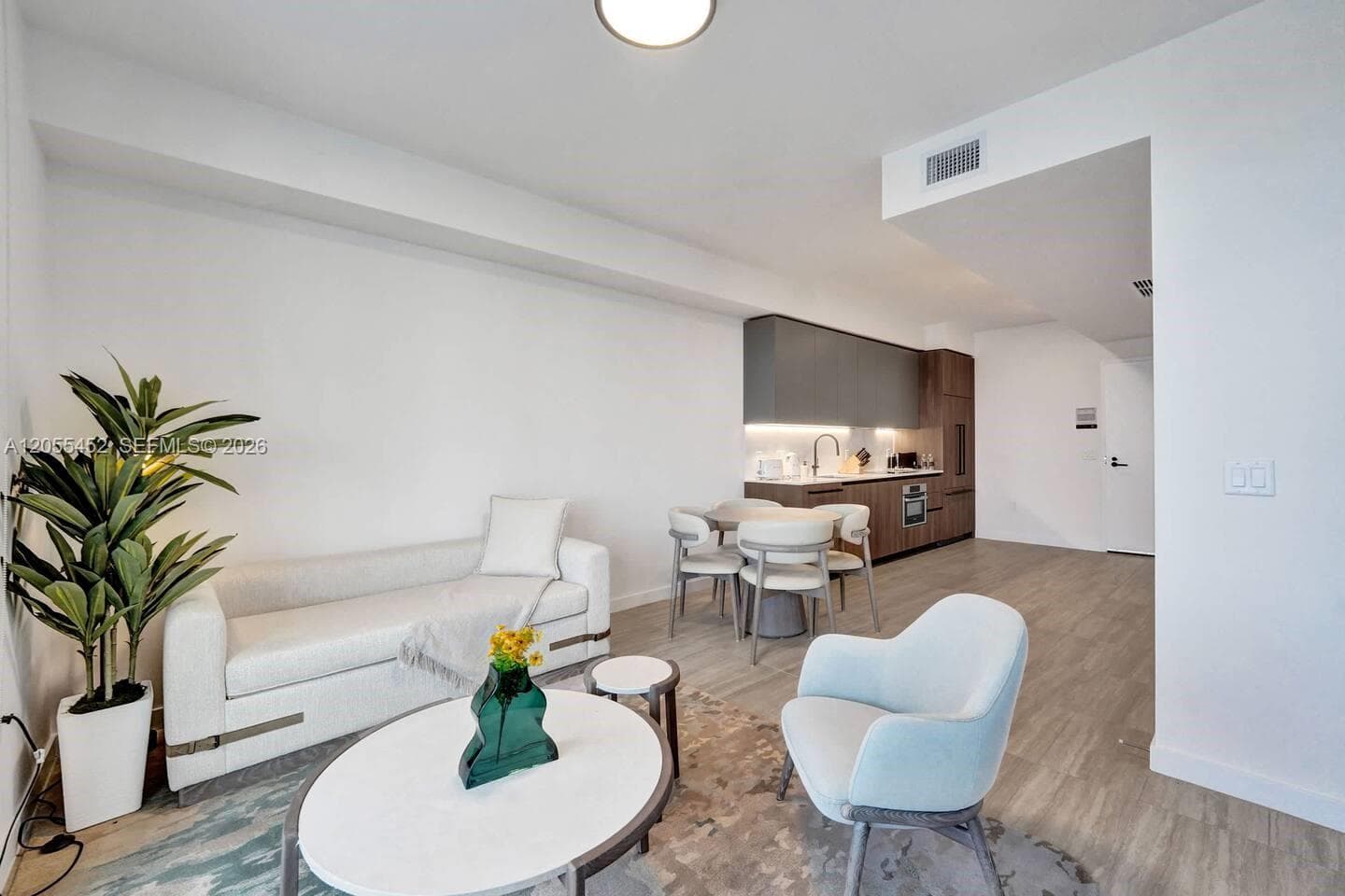 580 72ND # 1004, Miami Beach FL 33141 photo 4