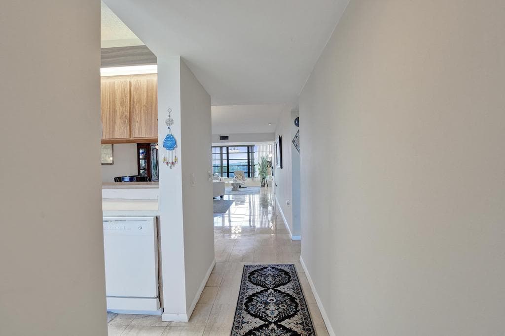 1524 Whitehall Drive # 406, Davie FL 33324 photo 4