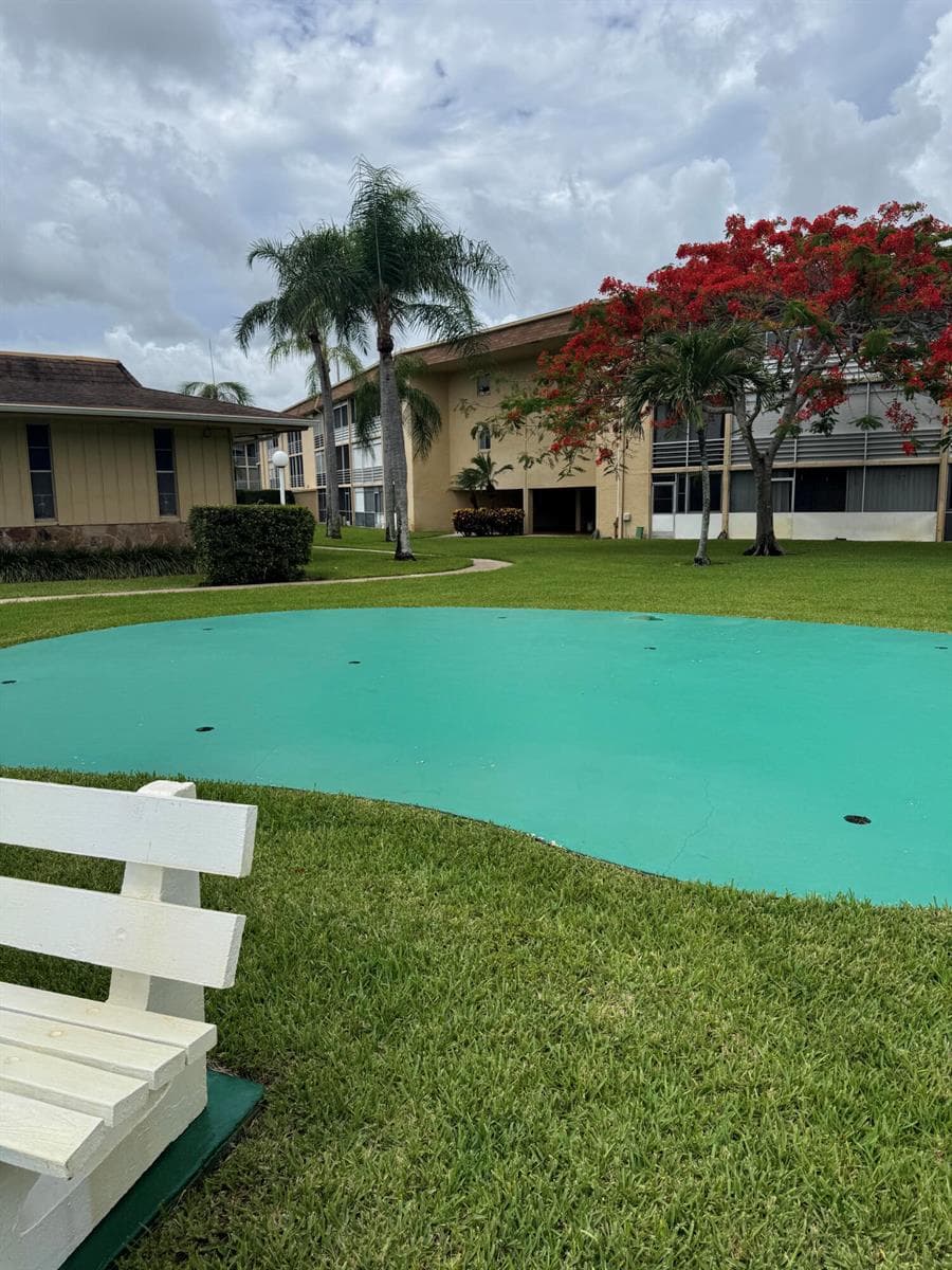 700 VILLAGE GREEN Court # 221, Palm Springs FL 33461 photo 4