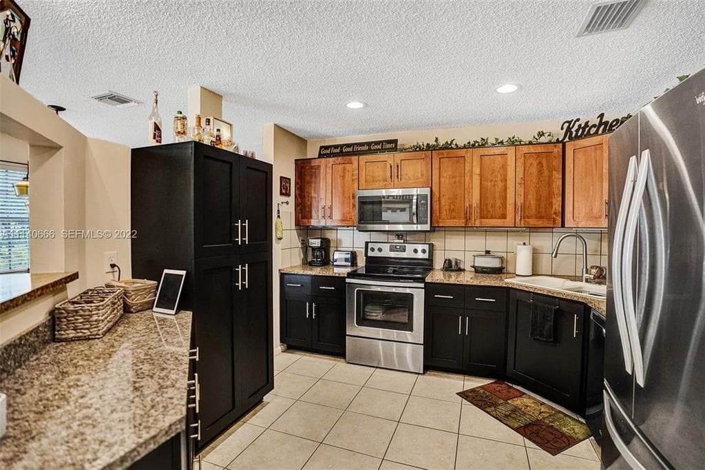 4941 Riverside Drive, Coral Springs FL 33067 photo 5