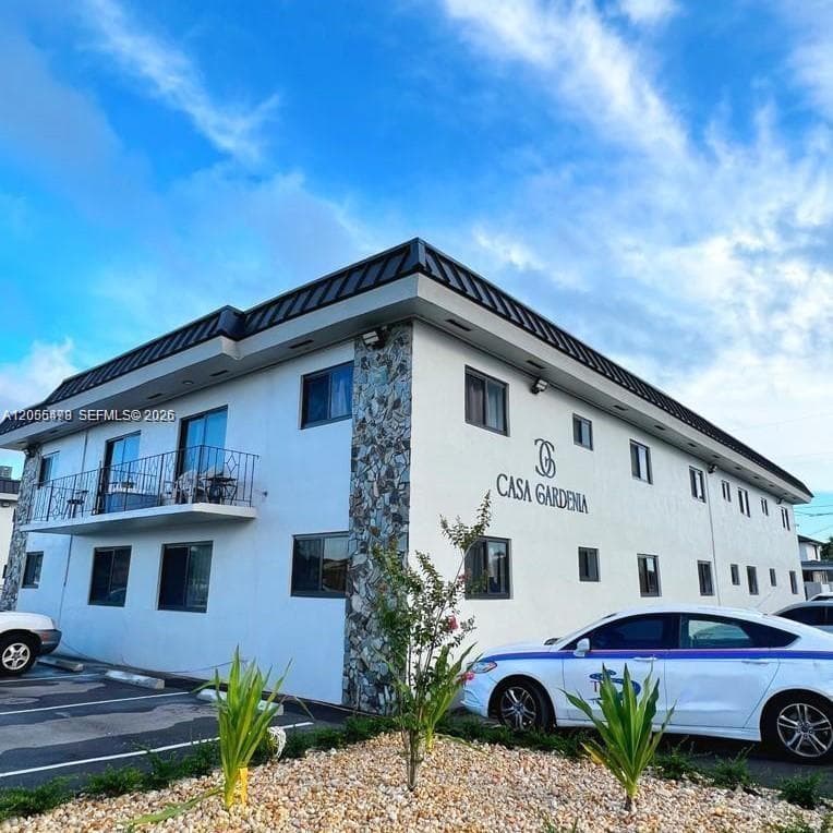 805 W 30th St # 10, Hialeah FL 33012