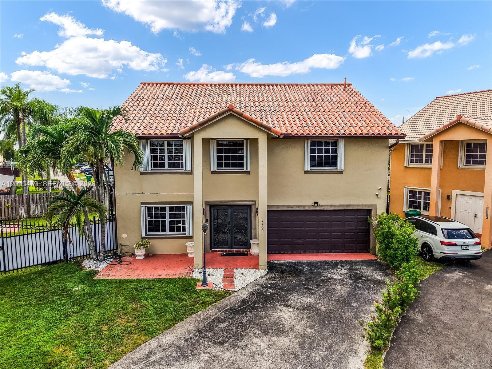 7733 NW 192 St, Hialeah FL 33015 photo 2