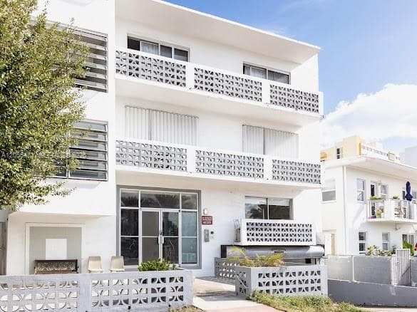 4015 Indian Creek Dr # 306, Miami Beach FL 33140