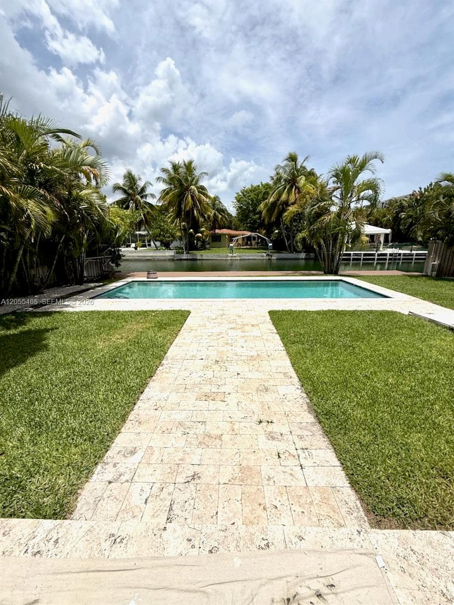 1365 DAYTONIA RD, Miami Beach FL 33141 photo 4