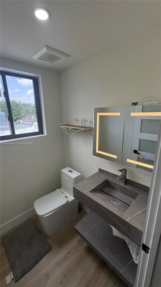 1244 NW 32nd St, Miami FL 33142 photo 4