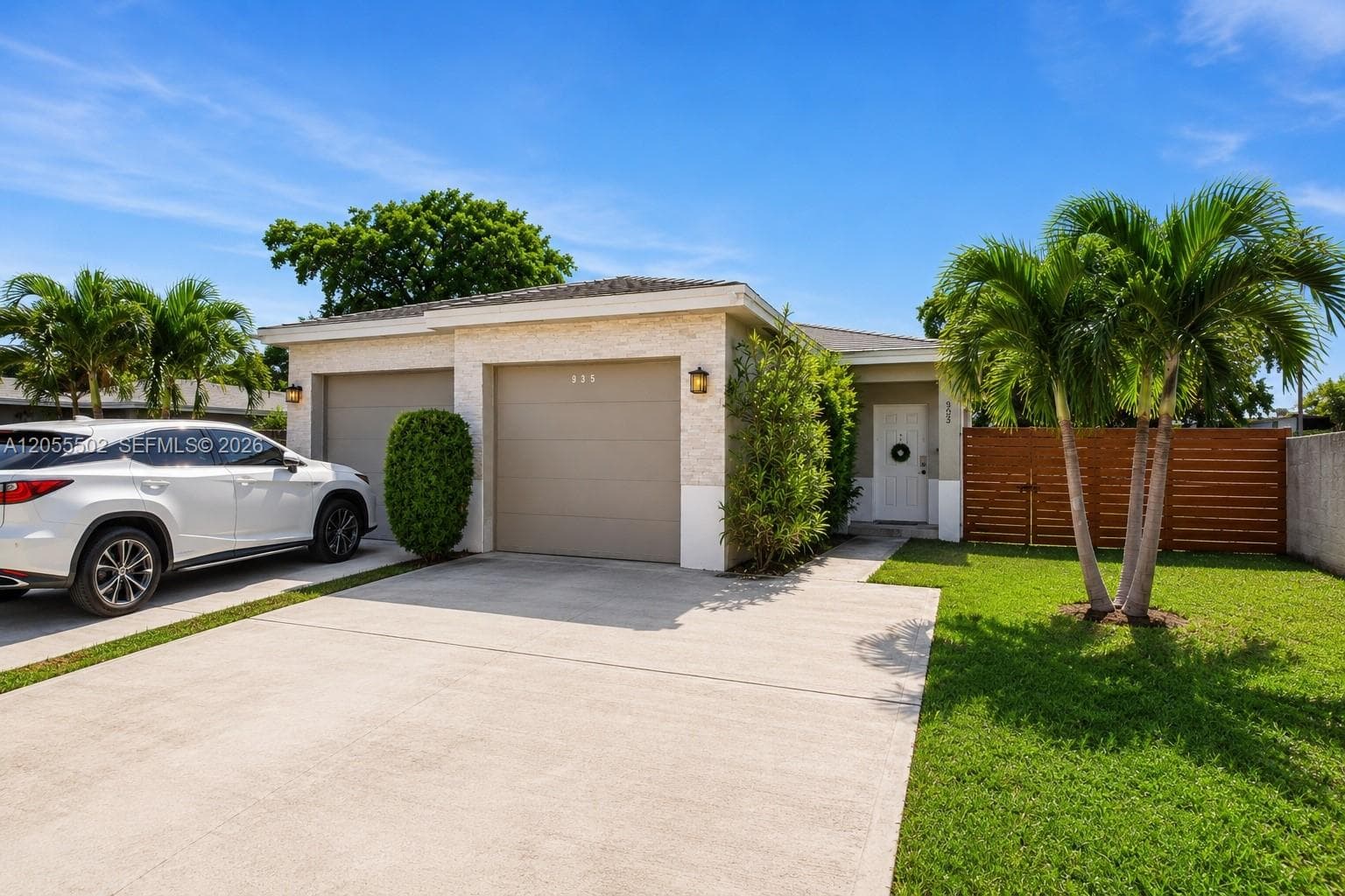935 NW 2nd Ave, Fort Lauderdale FL 33311 photo 2