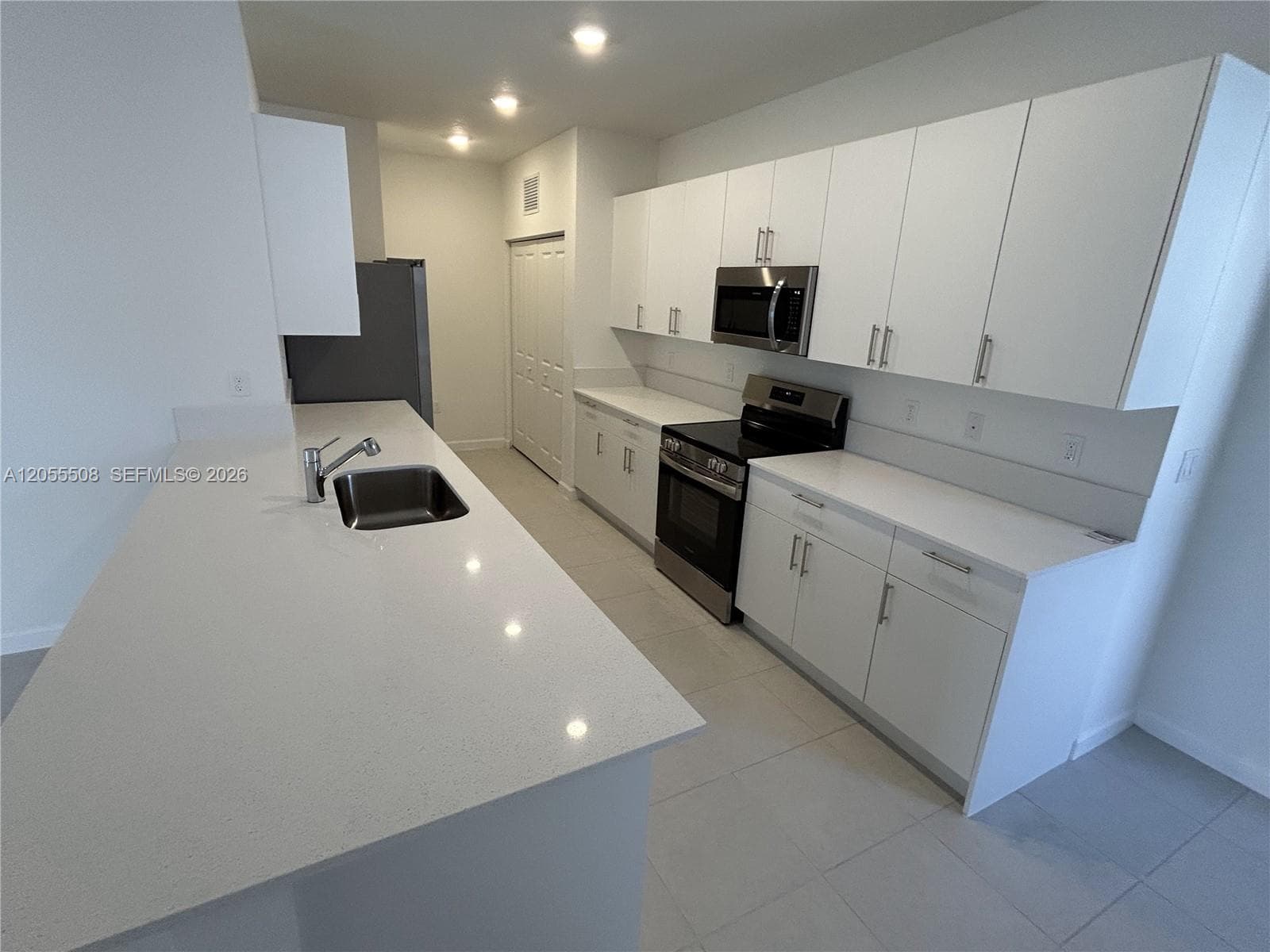 3000 Park Pl, Dania Beach FL 33312 photo 2