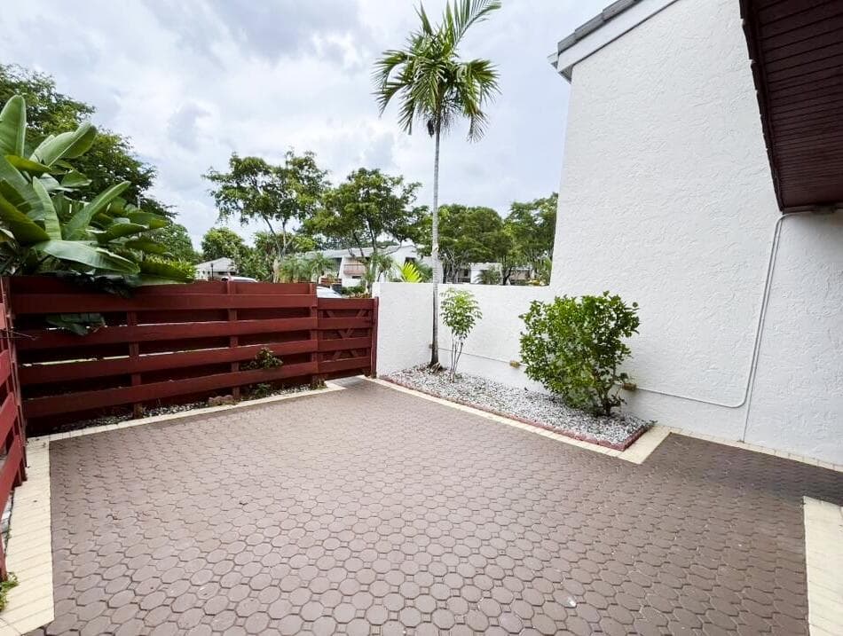3094 BERMWOOD Lane # 237, Hollywood FL 33021 photo 3