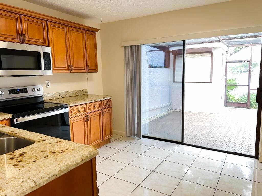 3094 BERMWOOD Lane # 237, Hollywood FL 33021 photo 5