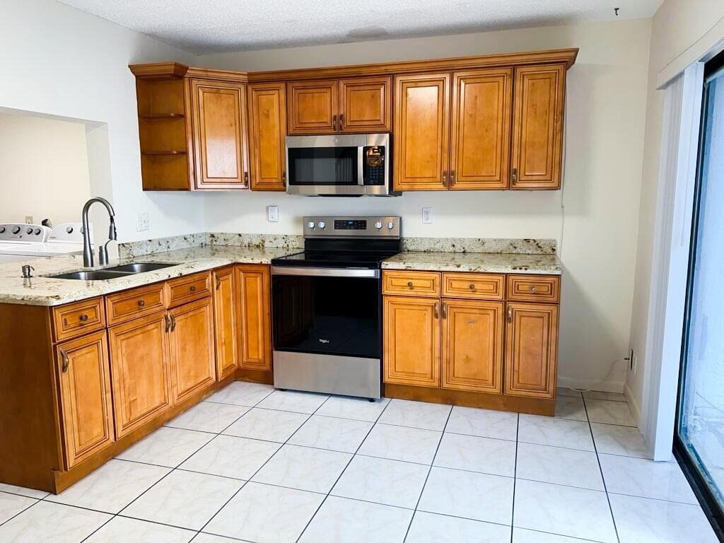 3094 BERMWOOD Lane # 237, Hollywood FL 33021 photo 4