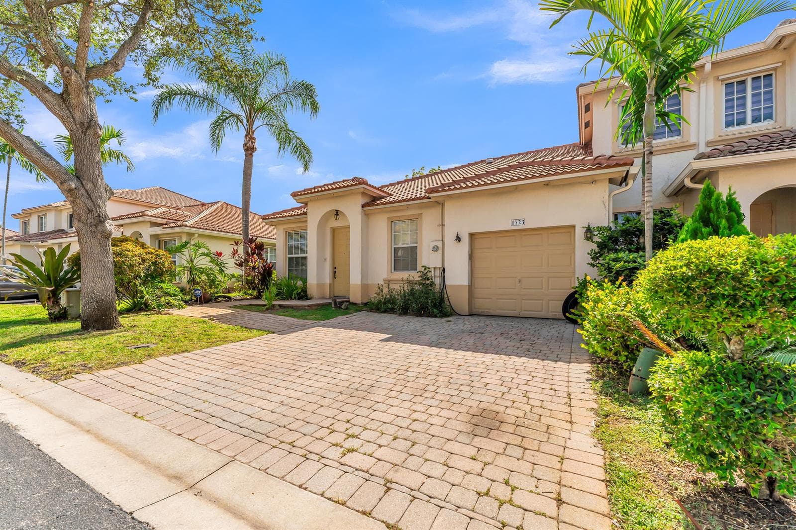 1723 NW 78TH Way # 1723, Pembroke Pines FL 33024 photo 3