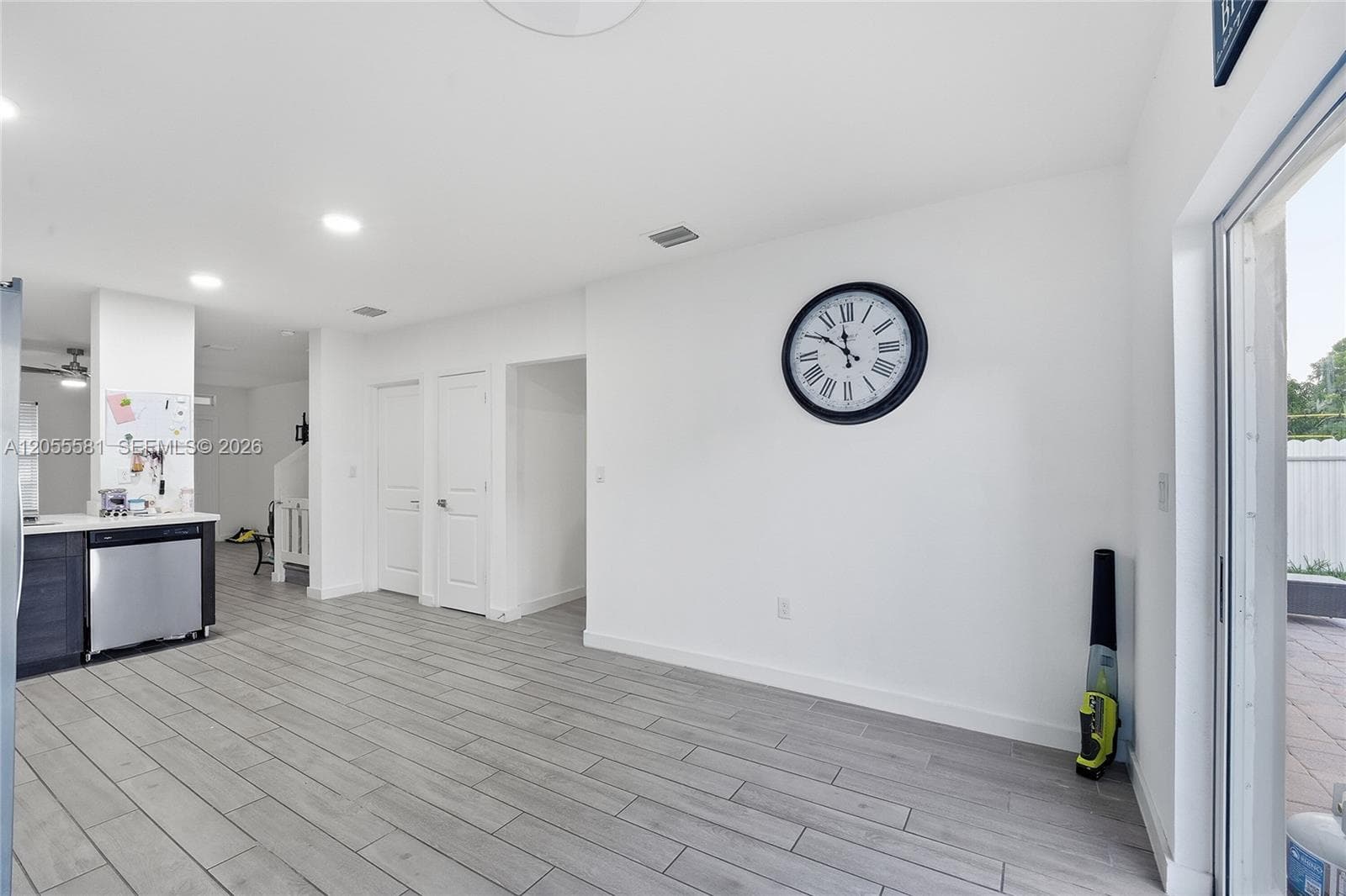 427 NE 6th Ct, Florida City FL 33034 photo 2