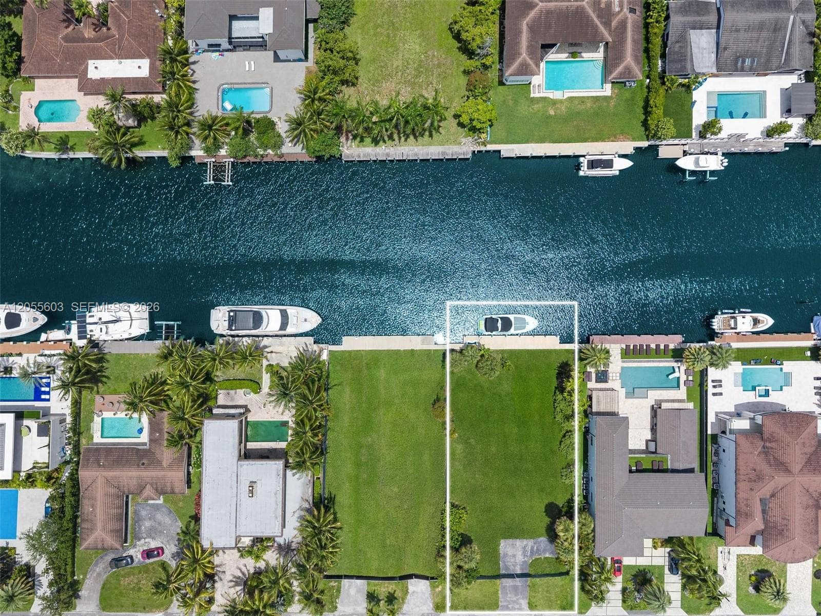 460 Holiday Dr, Hallandale Beach FL 33009 photo 2