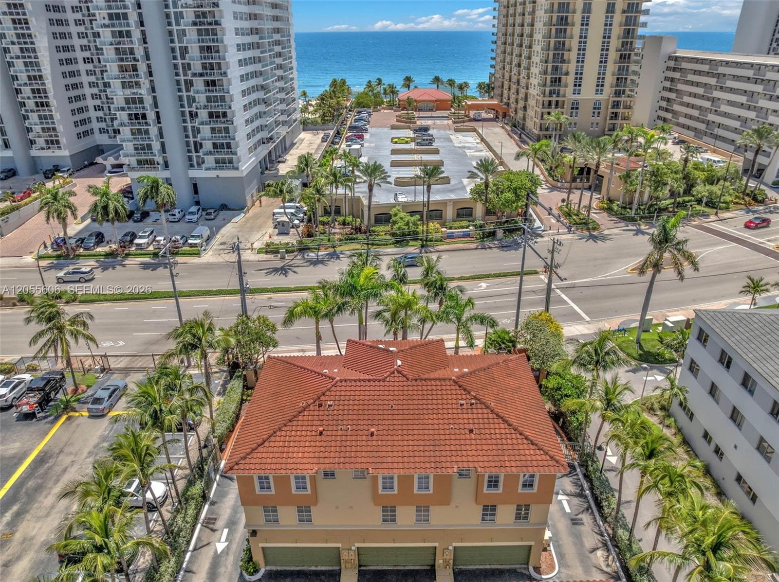 2080 Hallandale photo 2