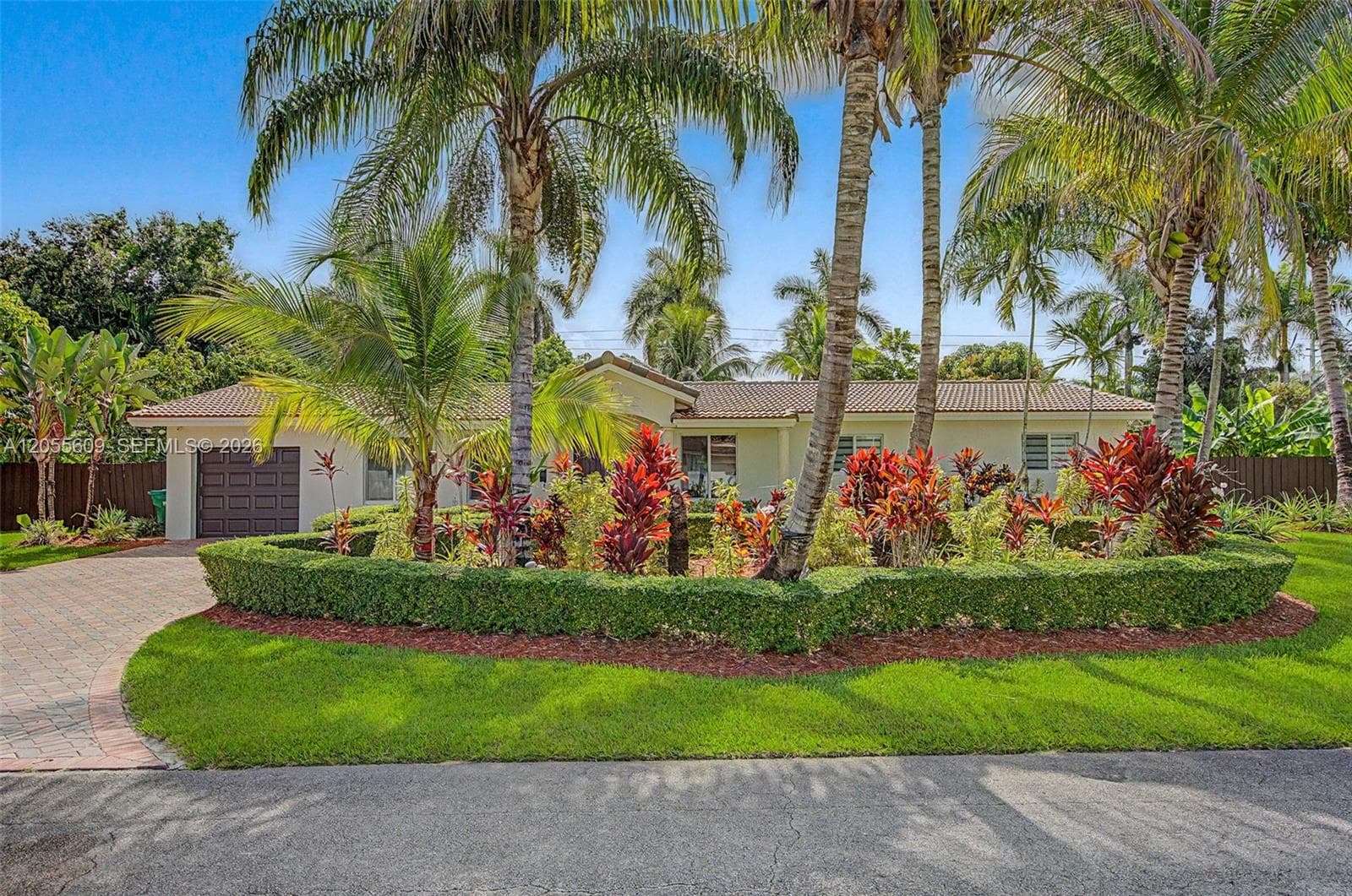 11633 SW 102nd Ct, Miami FL 33176 photo 2
