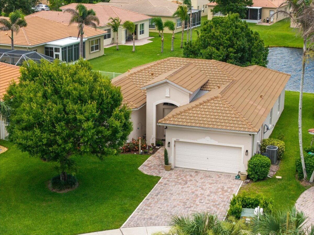 5910 Nicole Lane, Fort Pierce FL 34951 photo 2