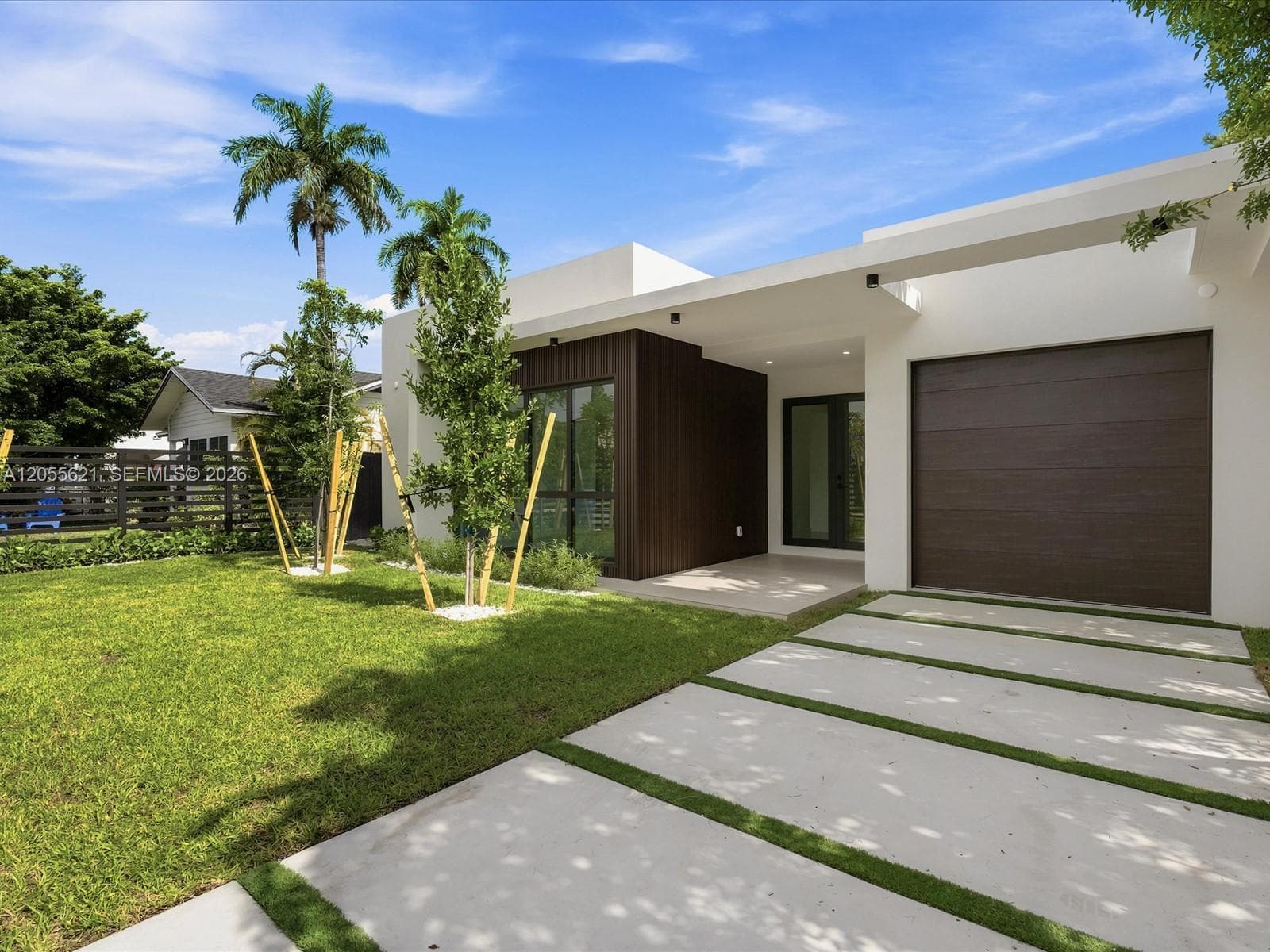 1621 SW 11th Ter, Miami FL 33135 photo 2