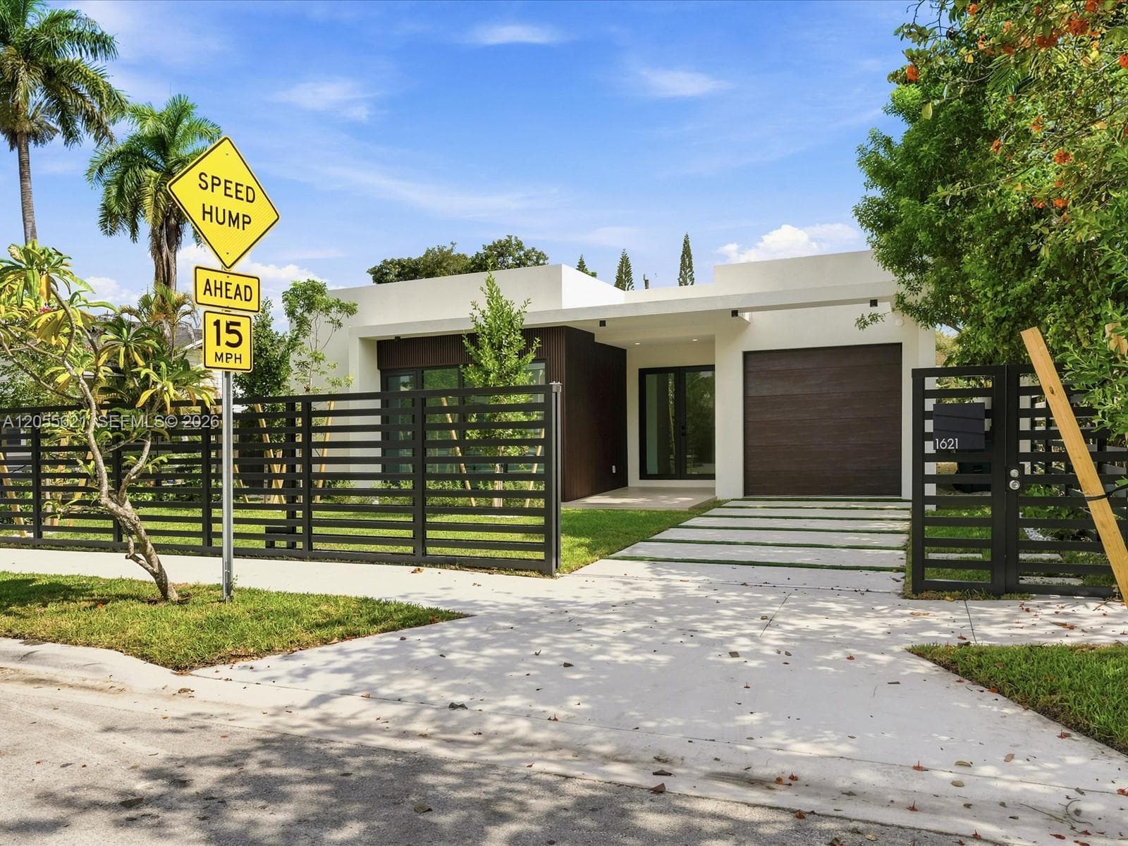 1621 SW 11th Ter, Miami FL 33135 photo 4