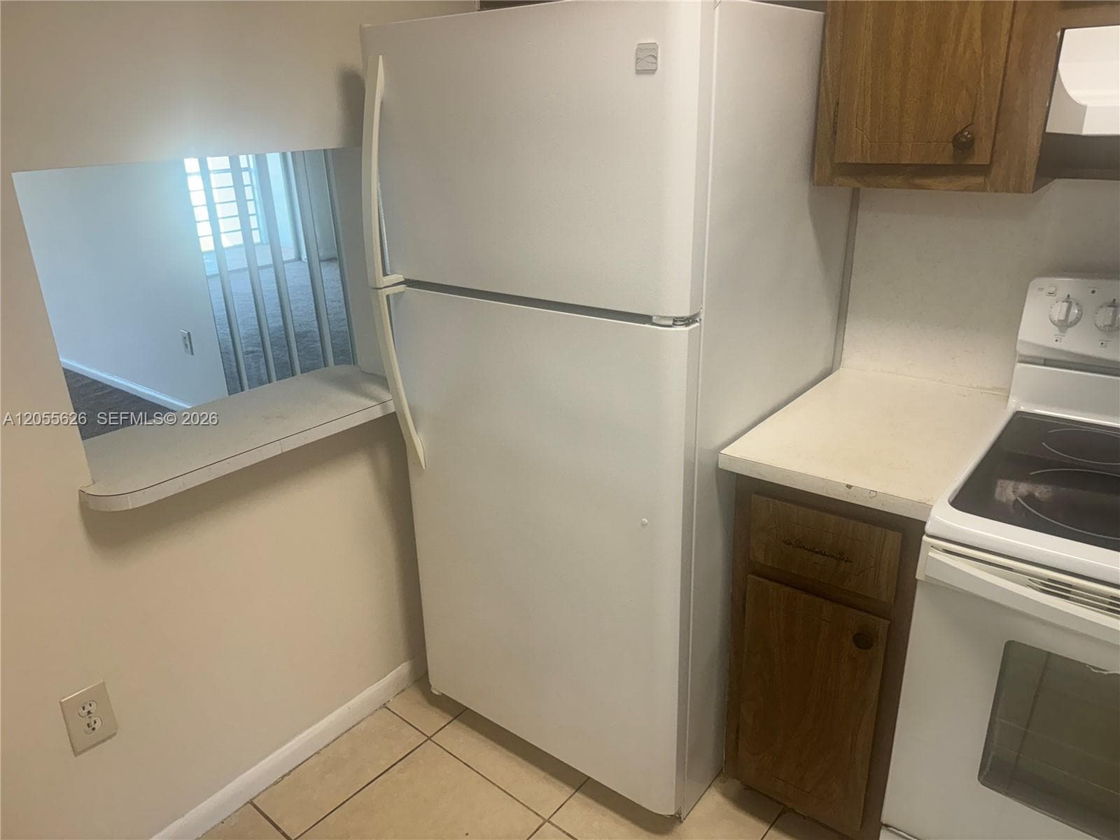8135 Sunrise Lakes Blvd # 309, Sunrise FL 33322 photo 2